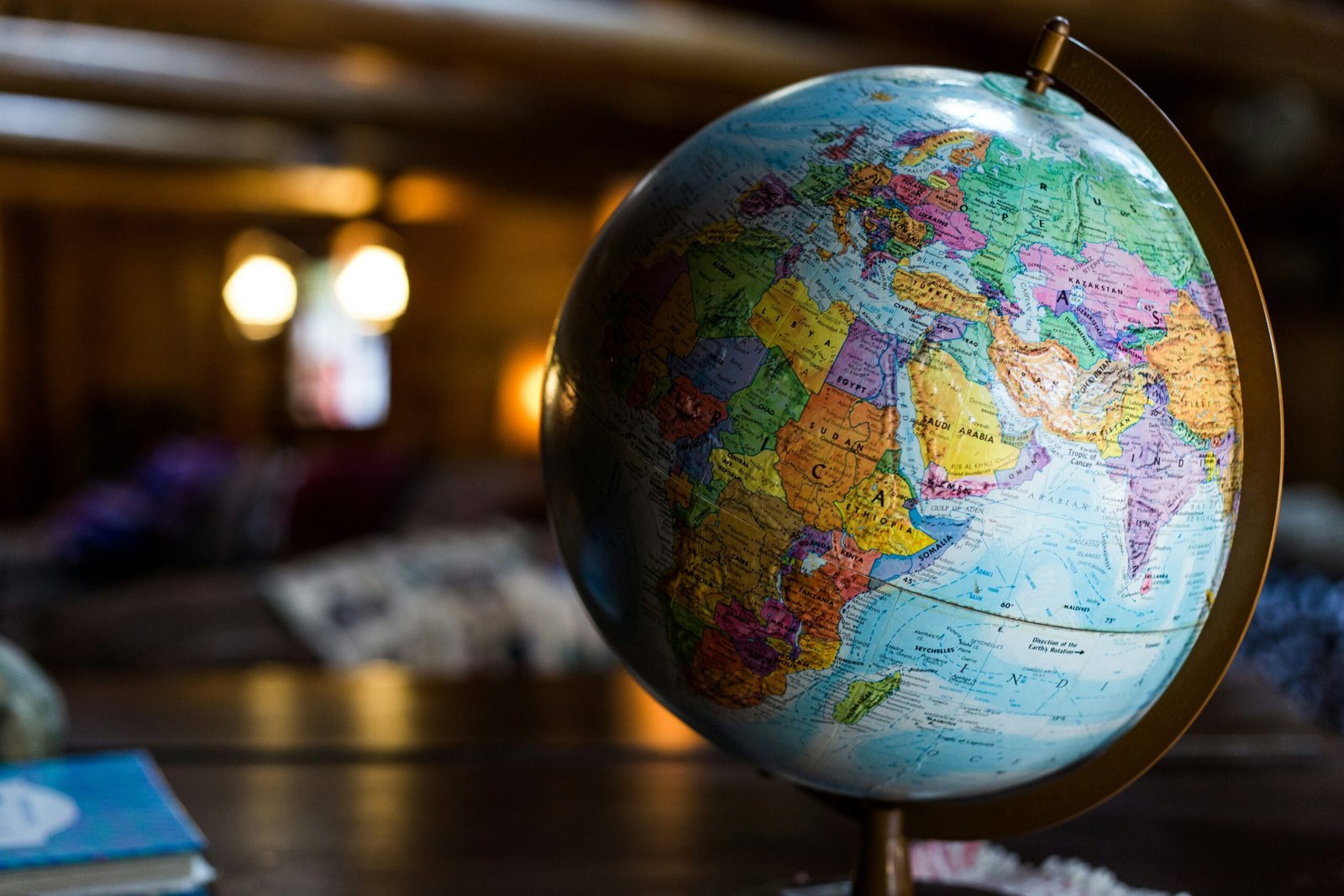 Global Insights Hub